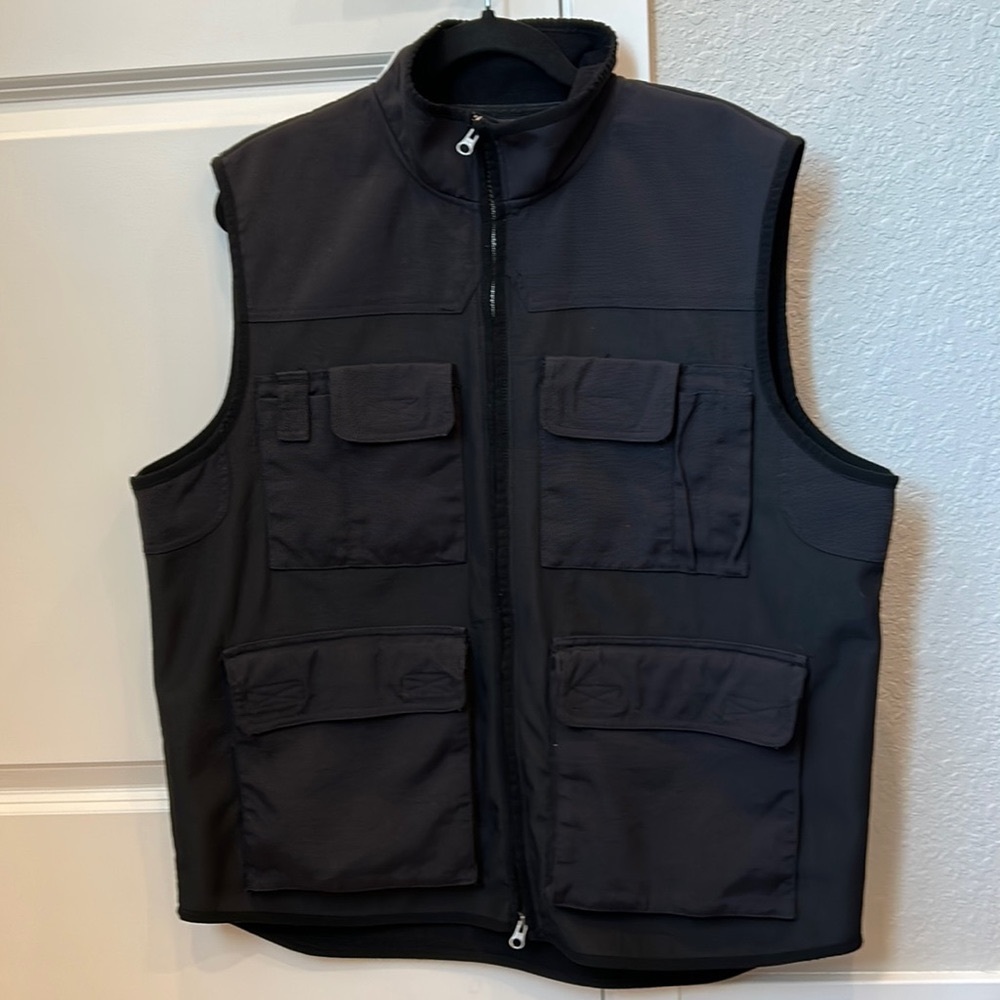 Duluth trading company unisex large tall black hunting fishing vest.